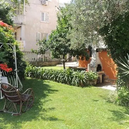 Travarevic - Two-bedroom 4 Adults No1 Dubrownik