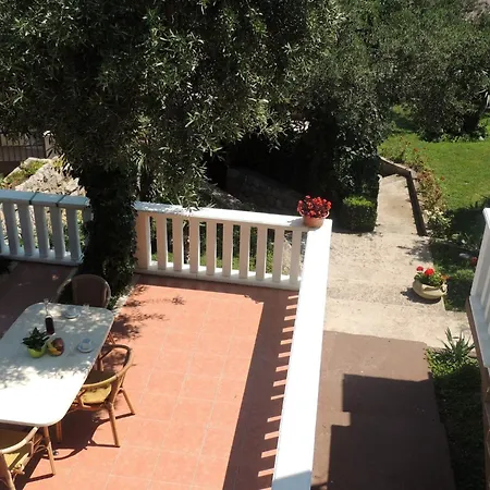 Travarevic - Two-bedroom 4 Adults No1 Apartment