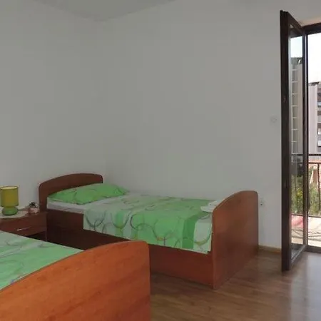 Travarevic - Two-bedroom 4 Adults No1 دوبروفينك